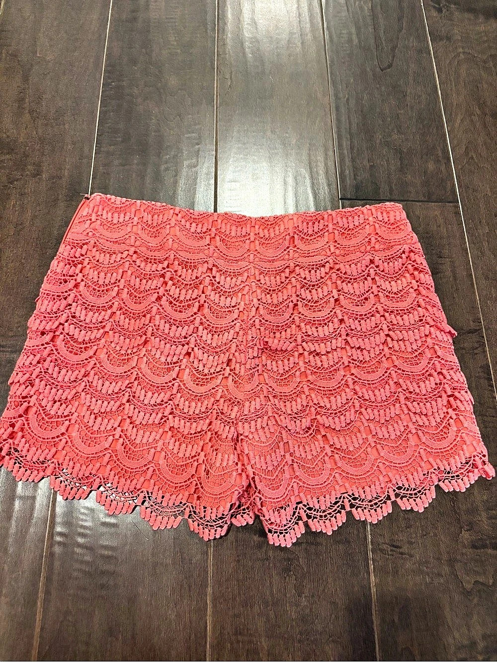 LOFT The Riviera Short Lace Shorts in Coral Size 4 Like New